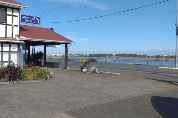 Albatross Motel (Westshore)